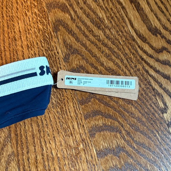 SKIMS - Picture 2 of 3